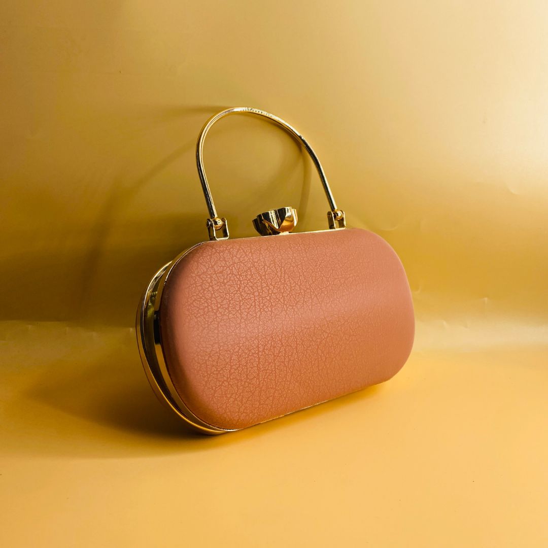 POSH-CLUTCH-PINK