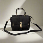 FLAPPY BLACK HANDBAG