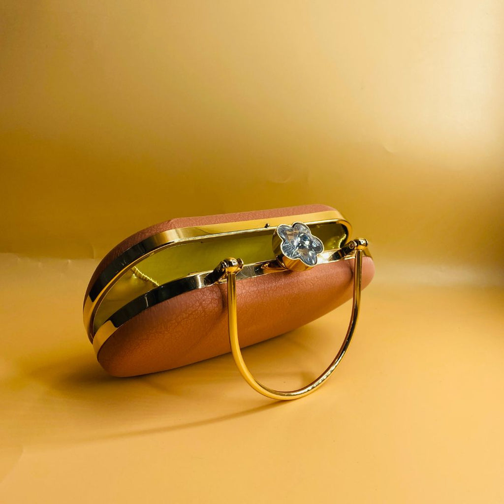 POSH-CLUTCH-PINK