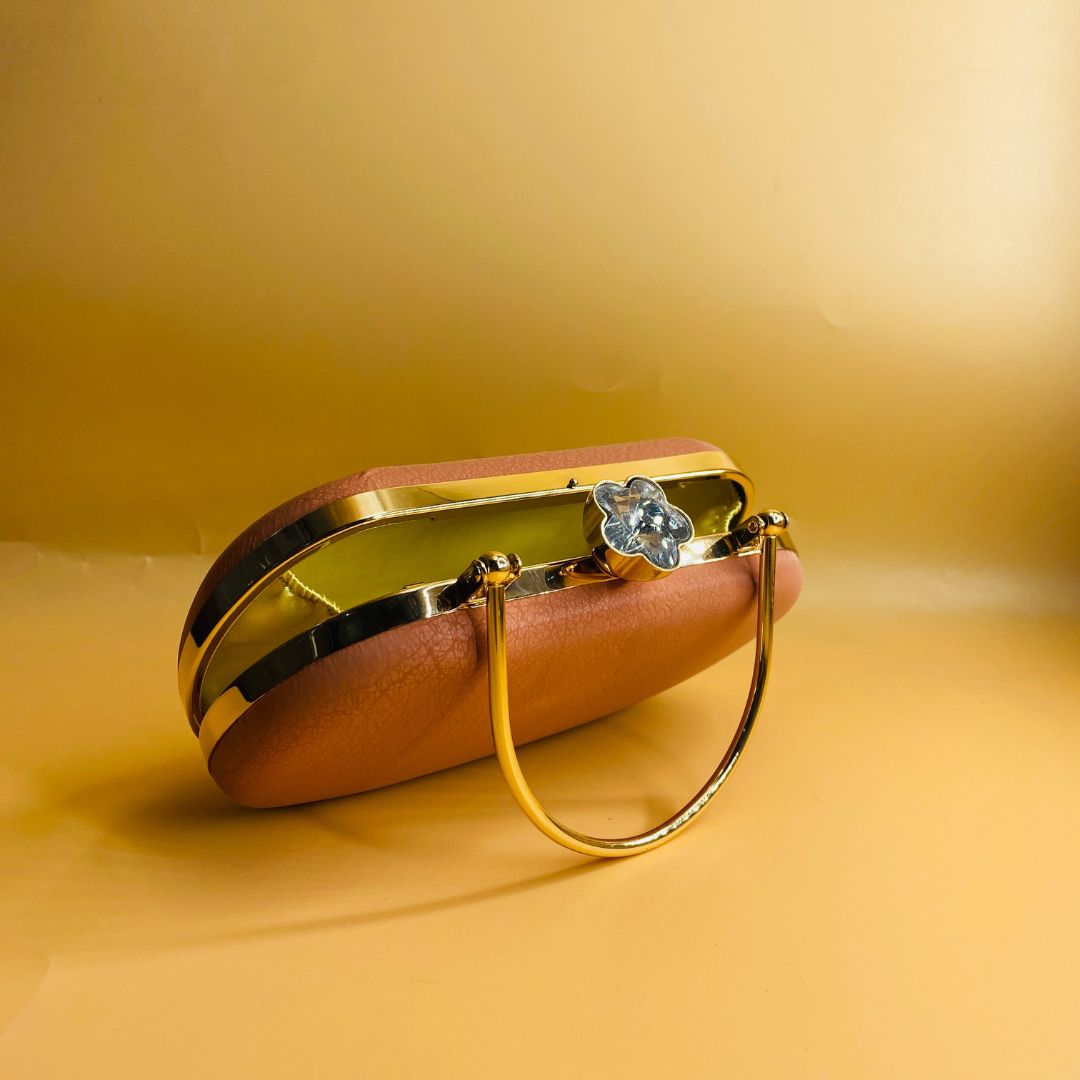 POSH-CLUTCH-PINK