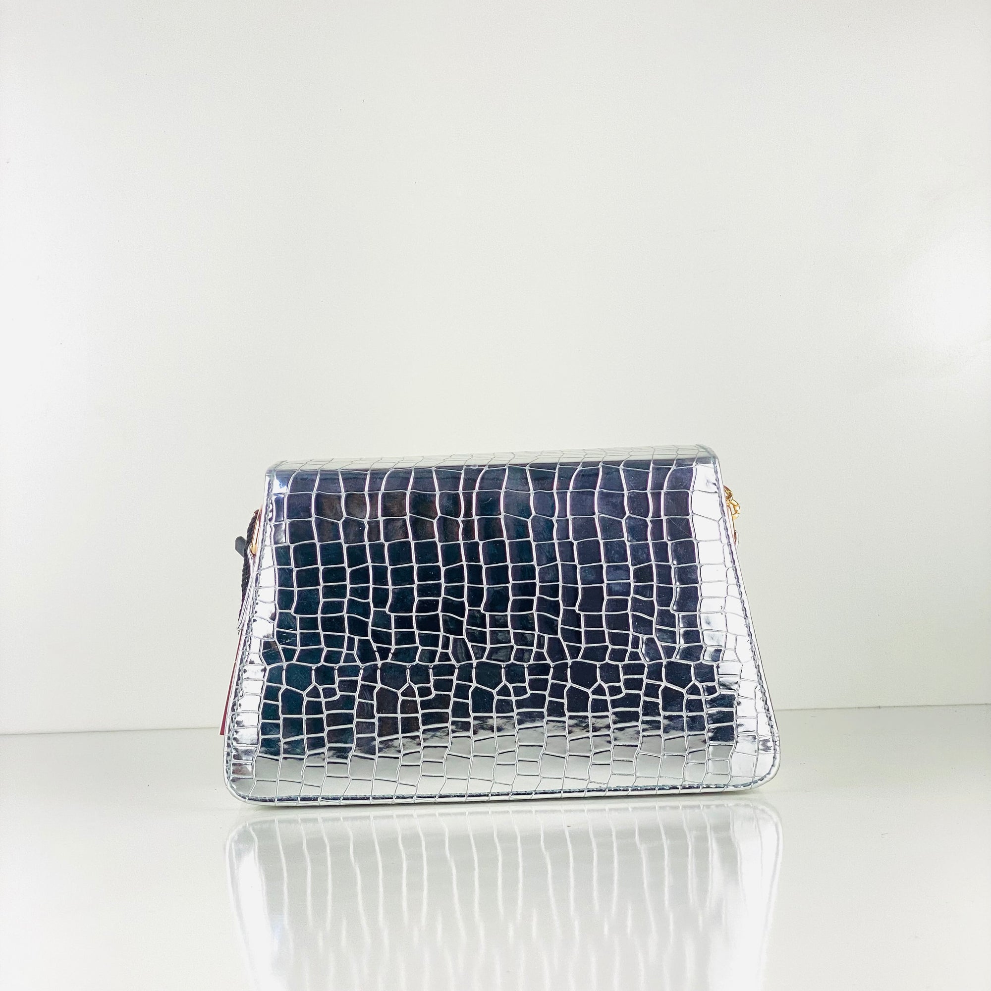 VEE CROSSBODY SILVER