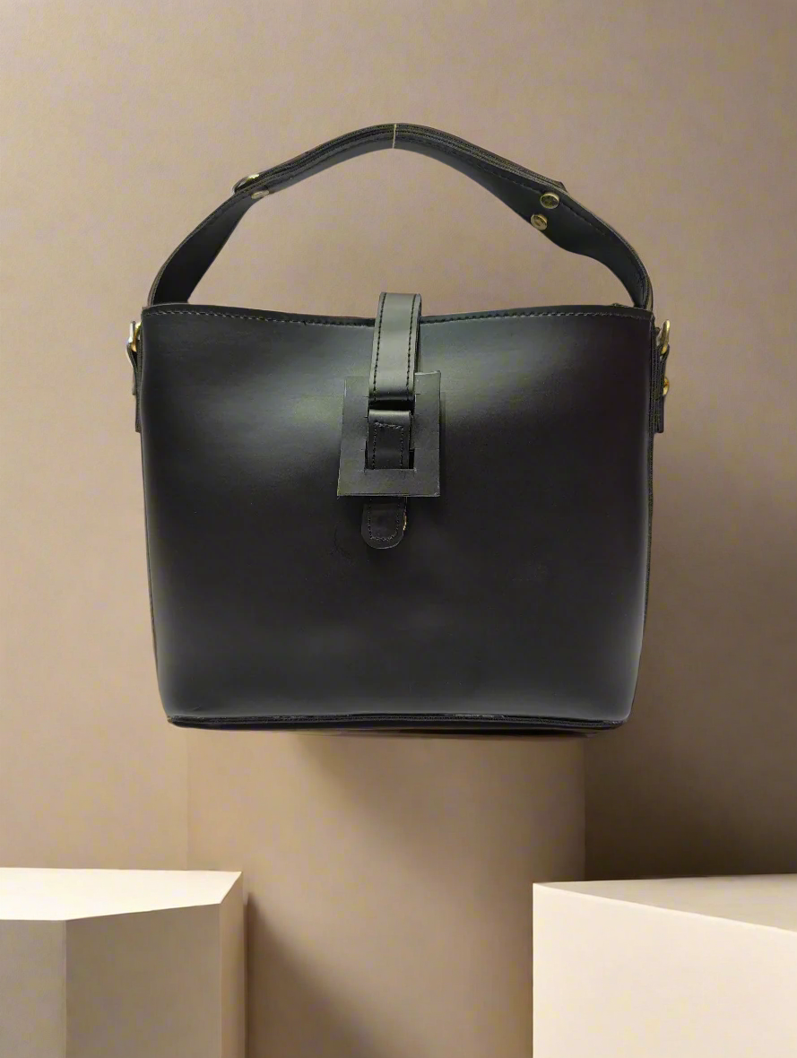 SANDY BLACK HANDBAG