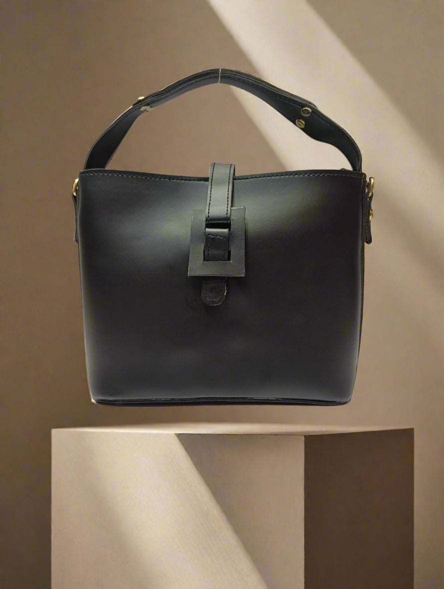SANDY BLACK HANDBAG