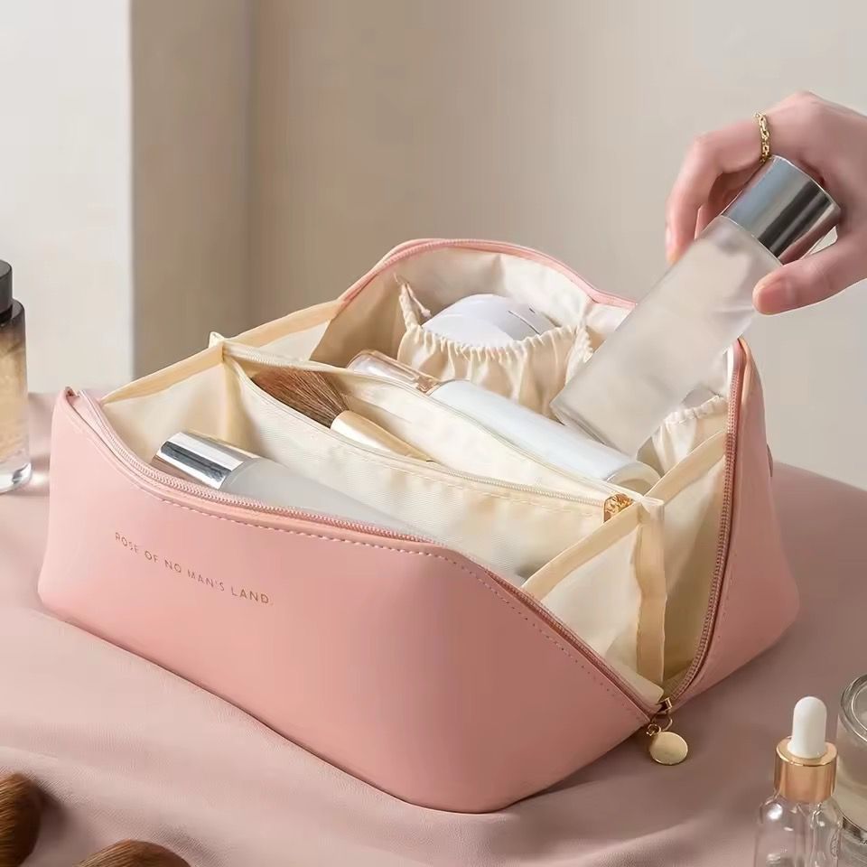 (Makeup pink cosmetic bag