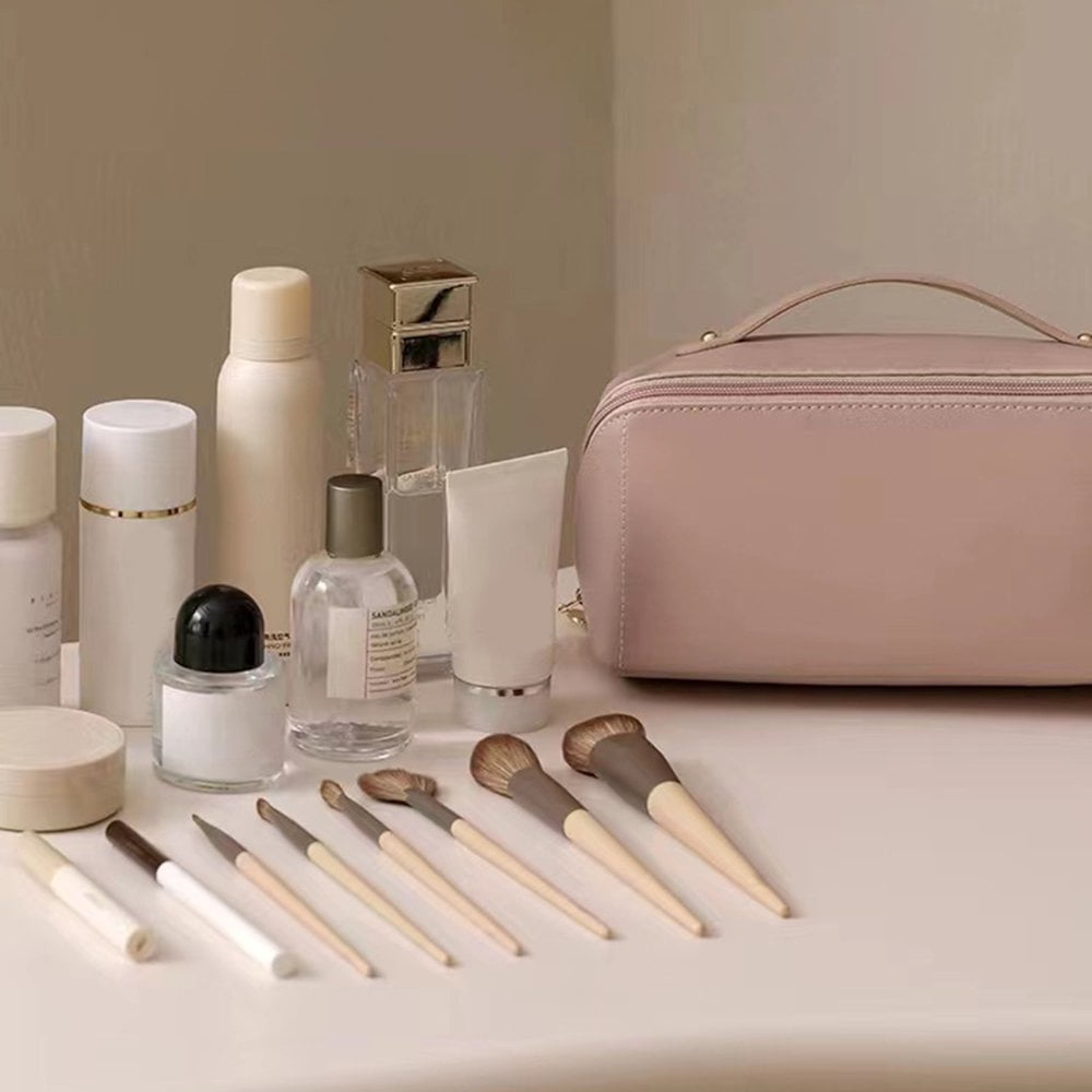 (Makeup pink cosmetic bag