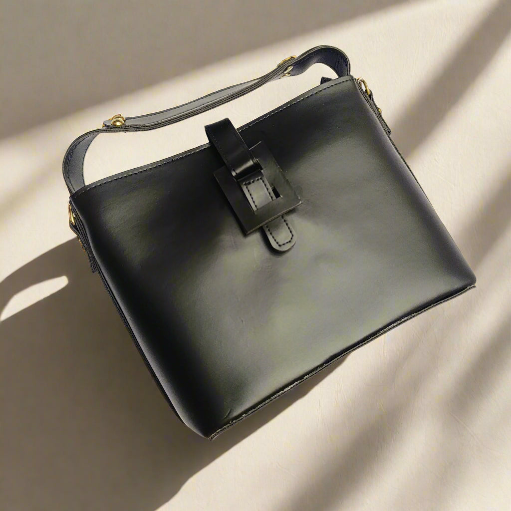 SANDY BLACK HANDBAG