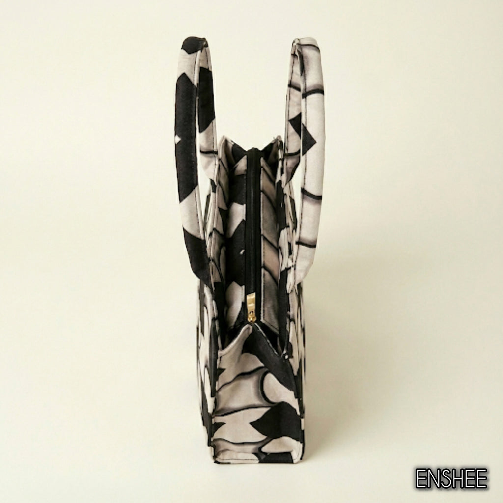 CHARM BLACK CANVAS BAG